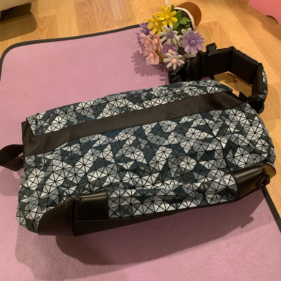 Men’s BaoBao Issey Miyake Bag - Picture 4 of 9